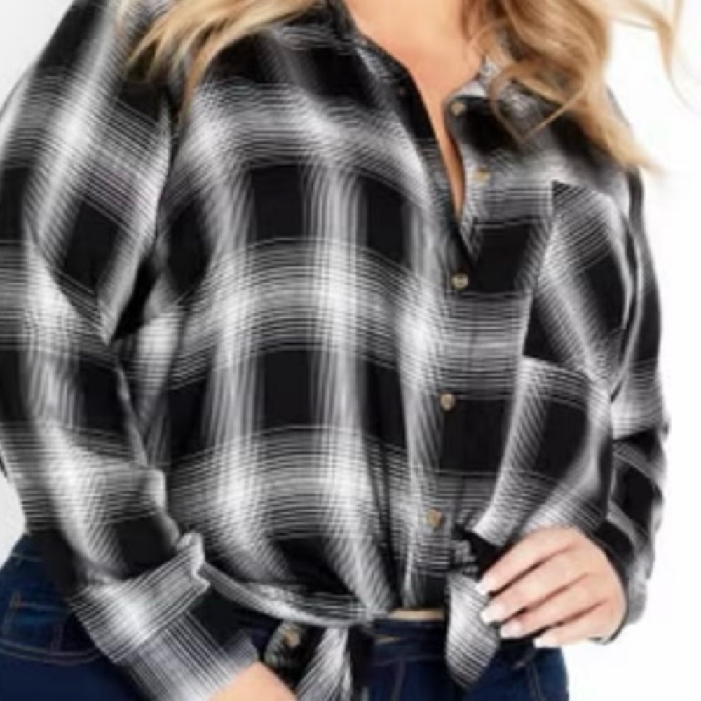 Avenue Monochrome Checkered Blouse